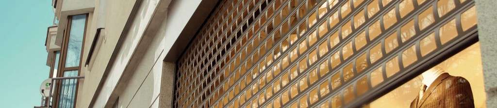 Перфорированные рольставни для витрин