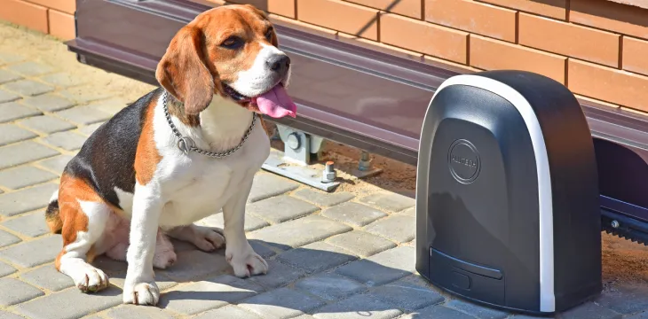 Умный привод для откатных ворот ALUTECH Roteo RTO-500MKIT-Sm + проводные фотоэлементы LM-L + рейка ROA8 (5 шт.) + Wi-fi модуль WM-Sm