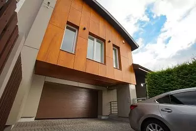 Теплые гаражные ворота серии Prestige